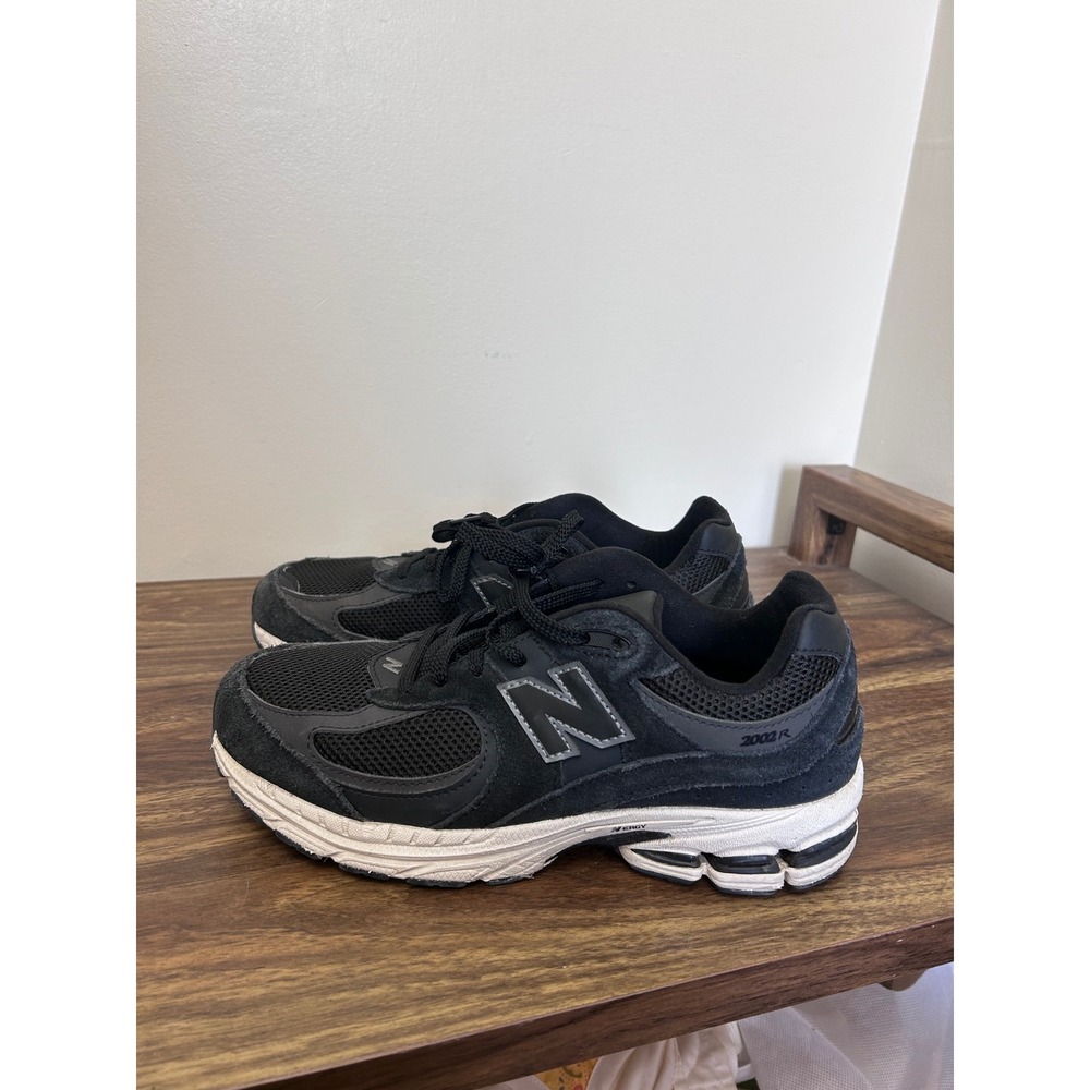 New Balance‎ 2002R Boys Sneakers Black Phantom Suede Mesh GC2002BK Size 7Y